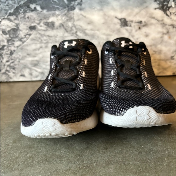 Under Armour UA Squad 2 Athletic Shoes White And Black Size Women’s 8.5 - Picture 6 of 12